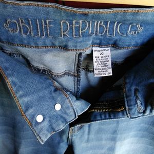 Women's plus size 22 jeans but fits like 16-18